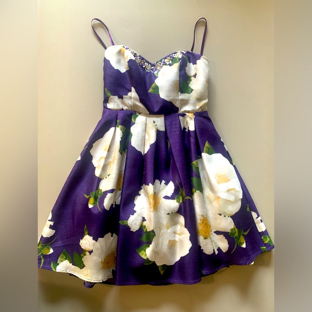 Juniors Sequin & Hearts Strapless Short Gown